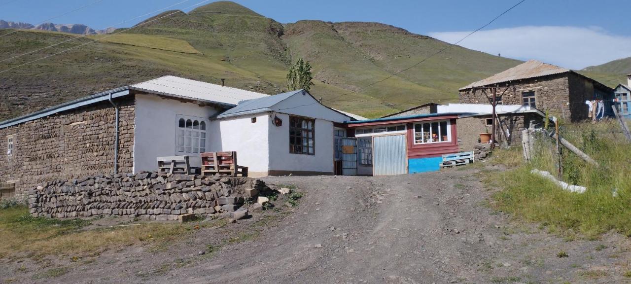 Zaur Guest Hause Hotel Xinaliq Exterior foto